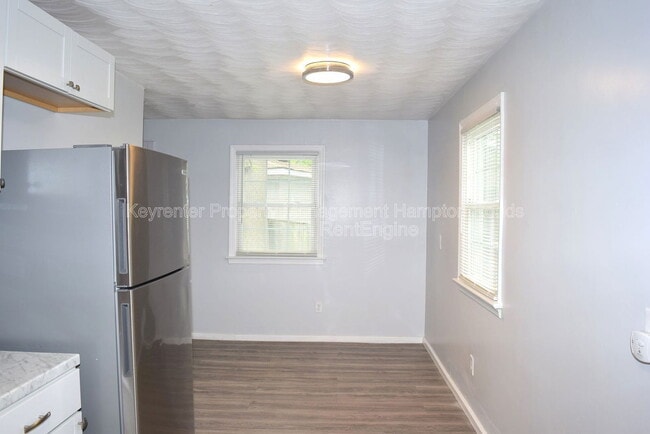 Building Photo - 1312 Sparrow Rd