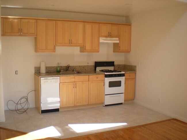 Building Photo - 1302 Electric Ave