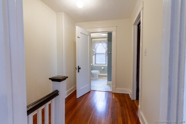 Building Photo - 393 Plainville Ave