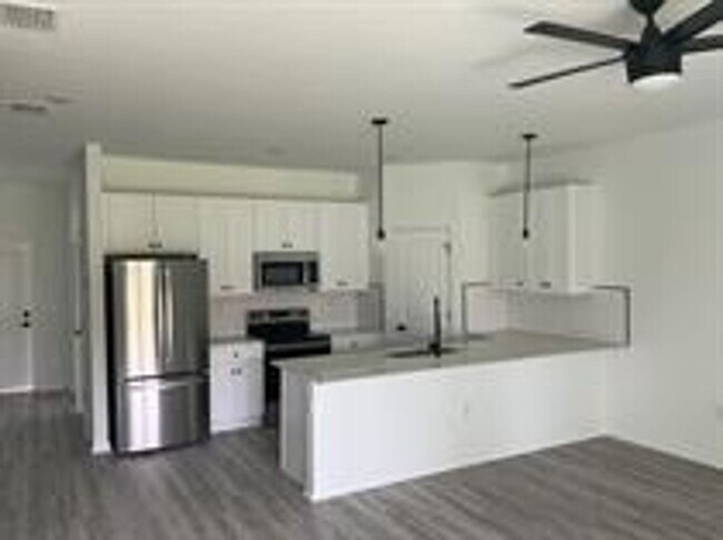 Building Photo - 1038 Albert Ave