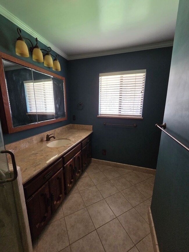 Building Photo - REDUCED!!!