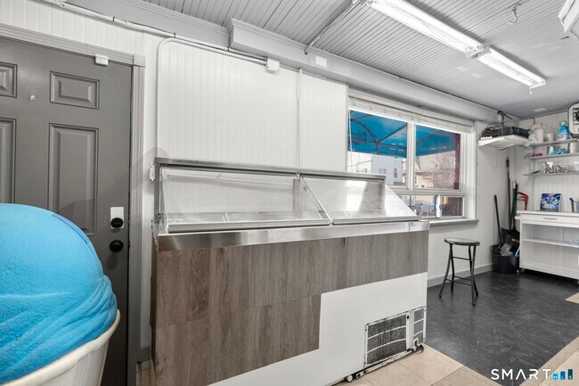 Building Photo - 712 Madison Ave