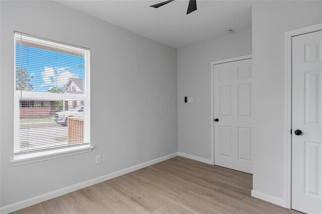 Building Photo - 2811 Winbern St