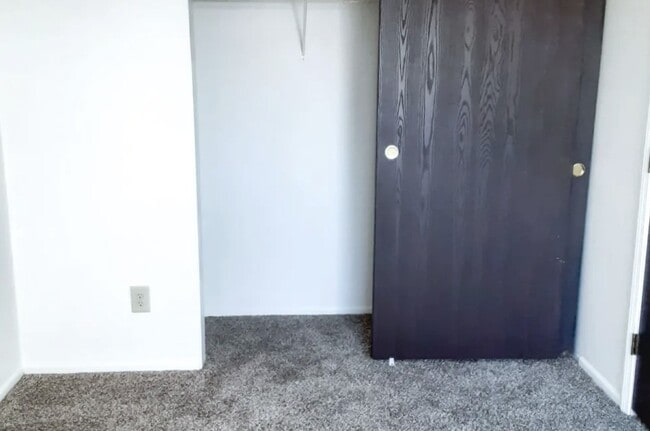 Building Photo - 636 Berry Ln