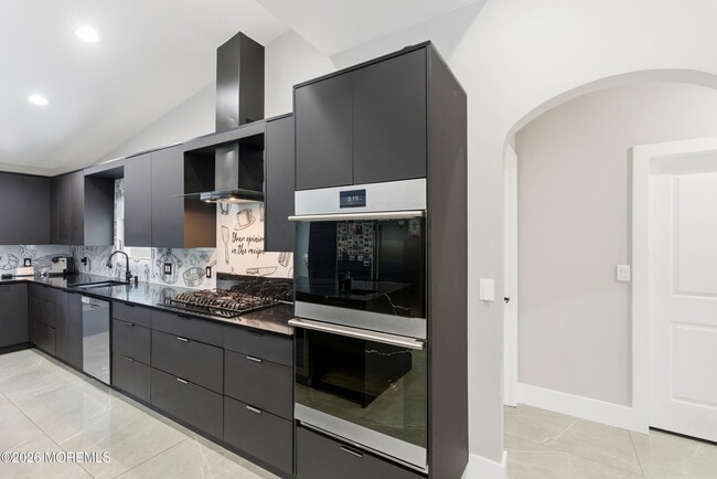 Building Photo - 612 Deal Rd