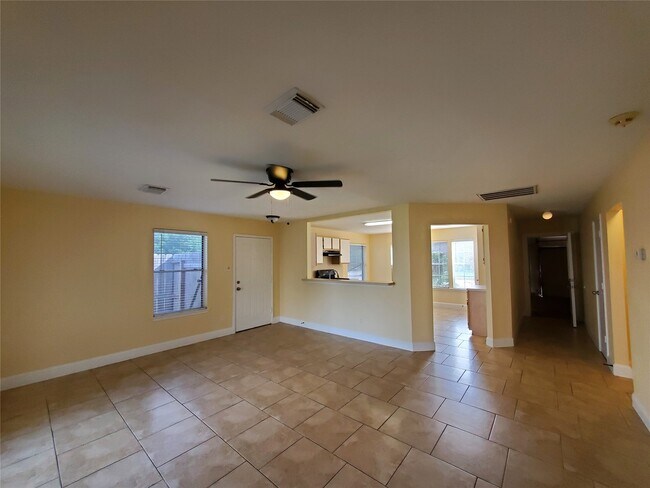 Building Photo - 1413 Bridle Path