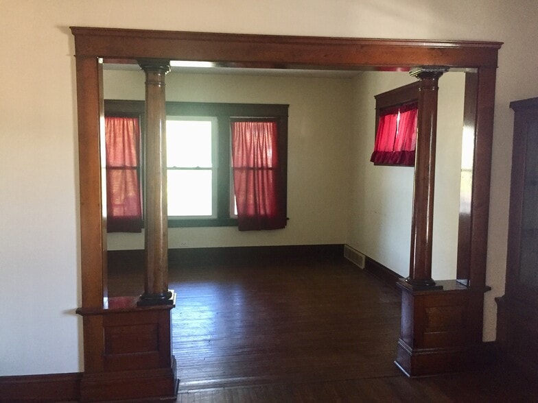 Building Photo - 3017 Portman Ave