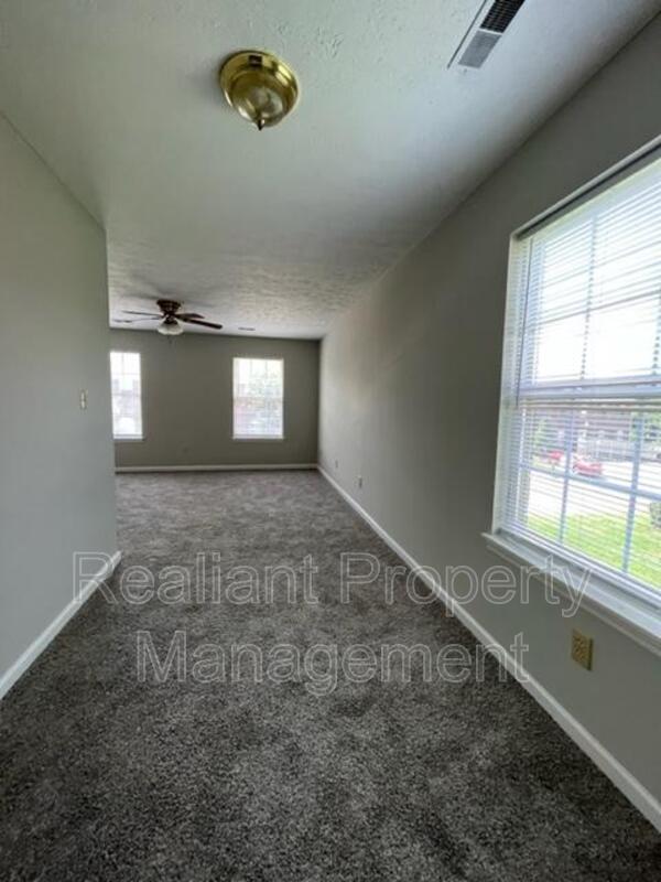 Building Photo - 2813 Ryan Cir