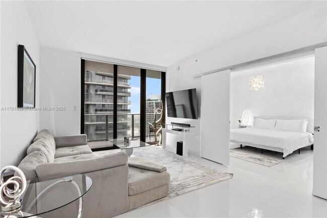 Primary Photo - 1010 Brickell Ave