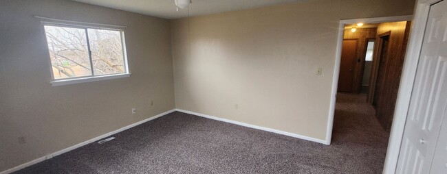 Building Photo - Move In Special: $200 off 1st Month Full R...