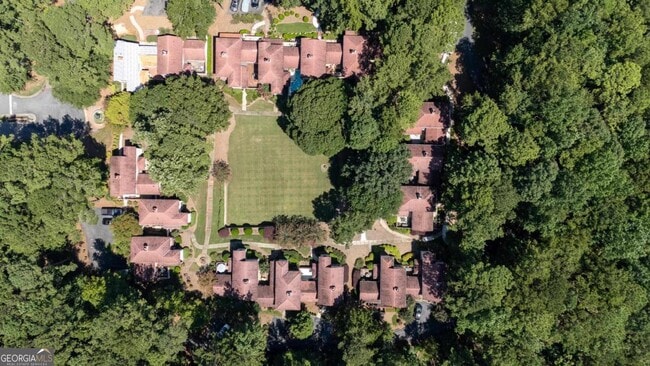 Building Photo - 1410 Club Dr