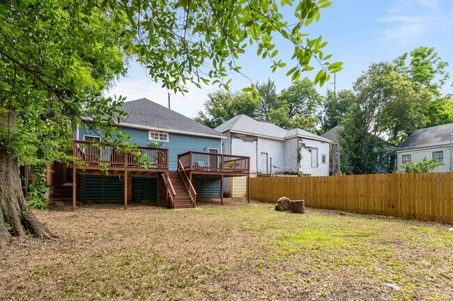 Building Photo - 224 Finley Ave