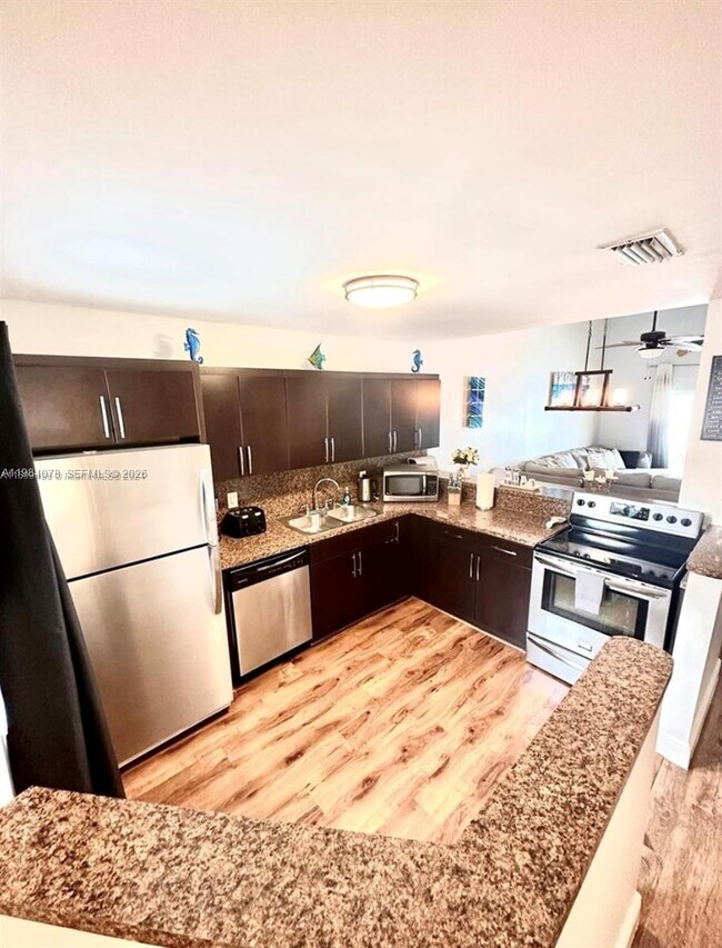 Building Photo - 2431 SW 58th Manor