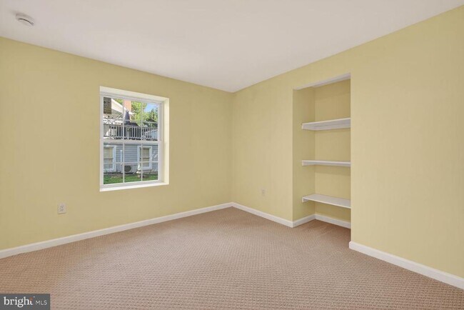 Building Photo - 12320 Pissaro Dr