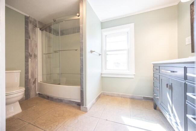 Building Photo - 52 East Ave