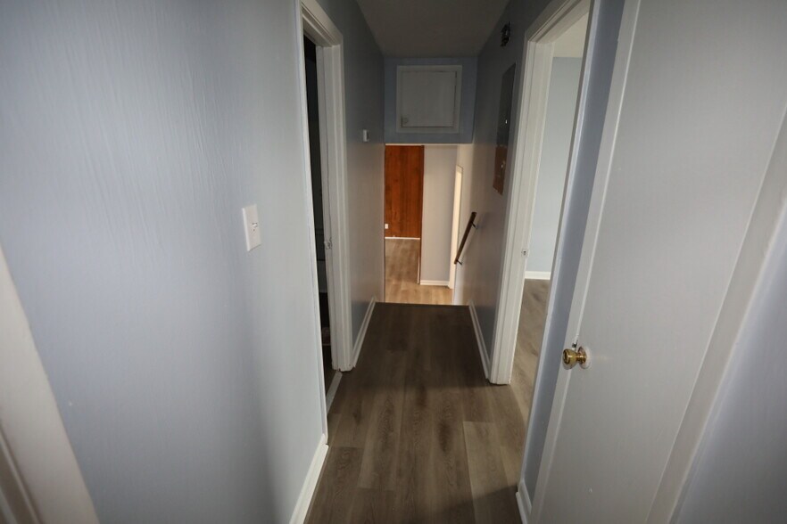 Building Photo - 1815 Paisley Ave