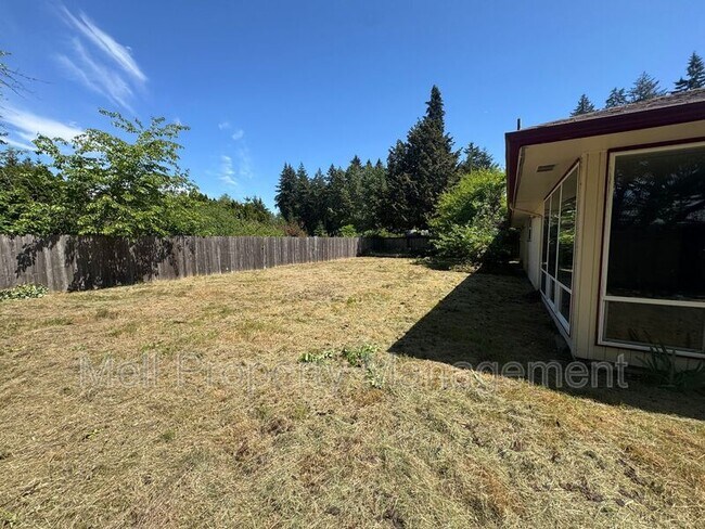 Building Photo - 7016 Husky Way SE