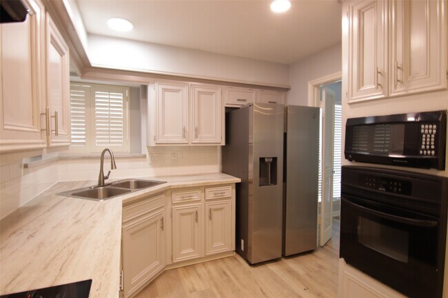 Building Photo - 12511 Ella Lee Ln