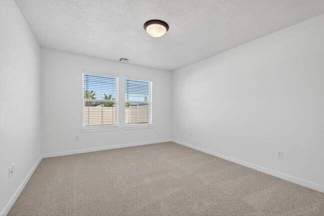 Building Photo - Brand New 3BR/2BA Single-Level Home - Community Pool, Park & Easy I-84 Access