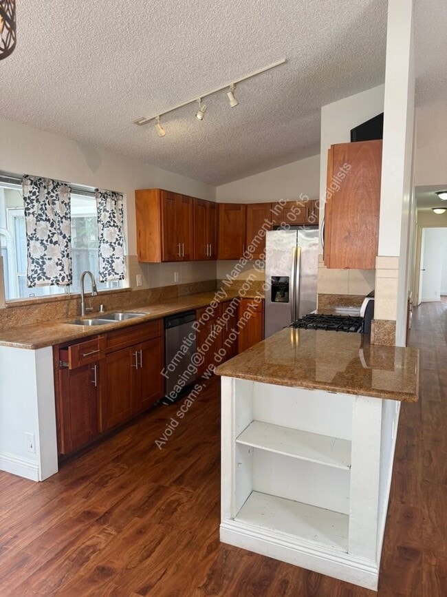 Building Photo - 91-1047 Pohahawai Place