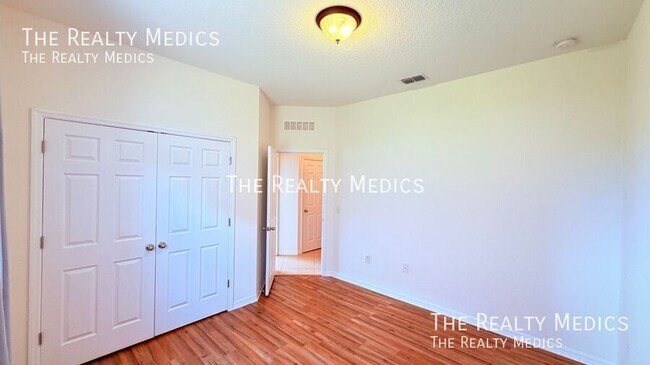 Building Photo - 4067 Knott Dr