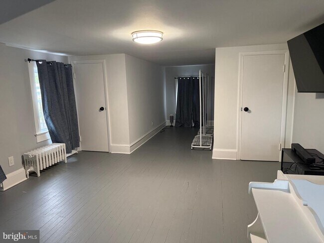 Building Photo - 129 Clearfield Ave