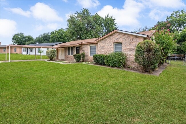 Building Photo - 5229 Ira St