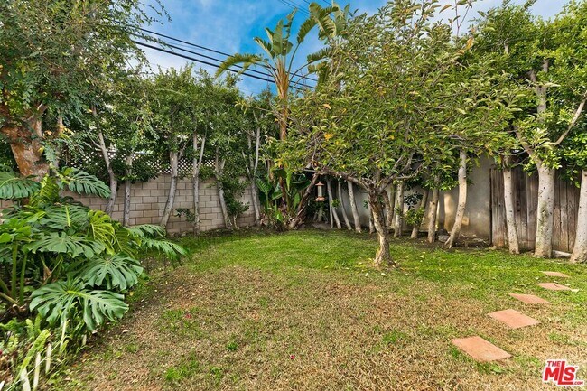 Building Photo - 1923 S Crescent Heights Blvd