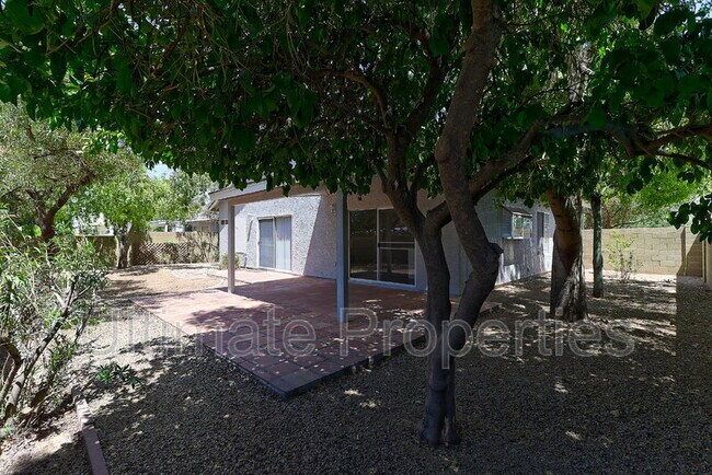 Building Photo - 9035 E Jenan Dr