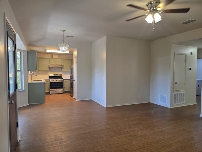 Building Photo - 11602 Maybach Dr