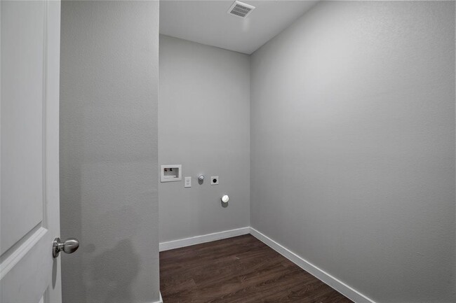 Building Photo - 4615 Cherbourg St
