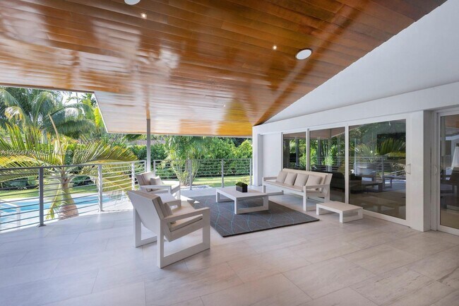 Building Photo - 5780 Las Palmas Dr