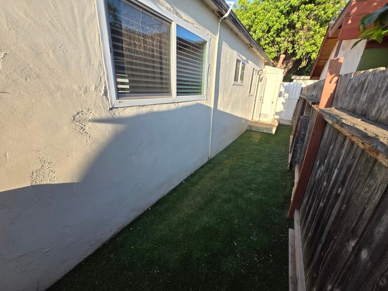 Building Photo - 229 S 36th St