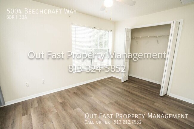 Building Photo - 5004 Beechcraft Way