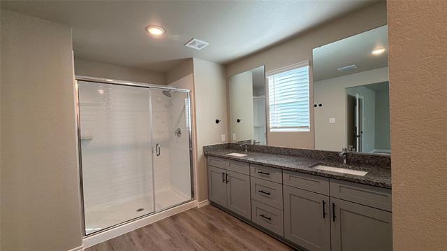 Building Photo - 725 Vine St