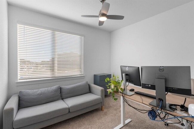 Building Photo - 3204 Egan Dr