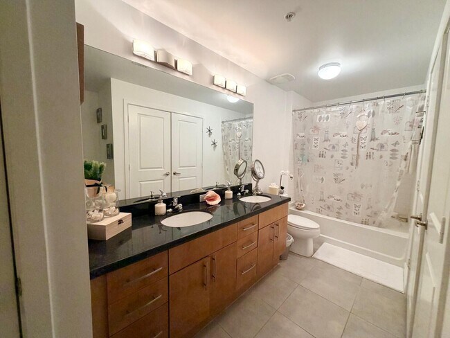 Building Photo - 300 S Australian Ave