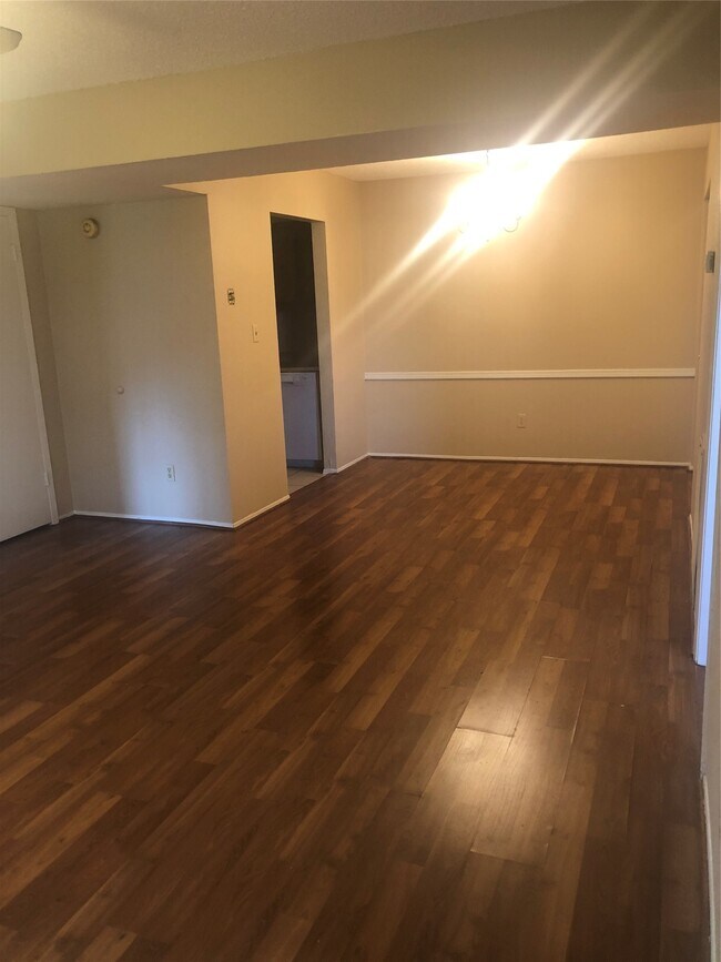 Building Photo - 1022 Wilson Rd