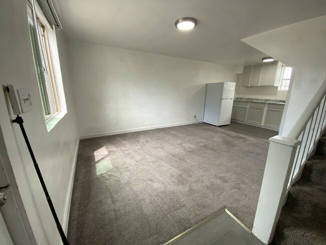 Building Photo - 452 Alder St
