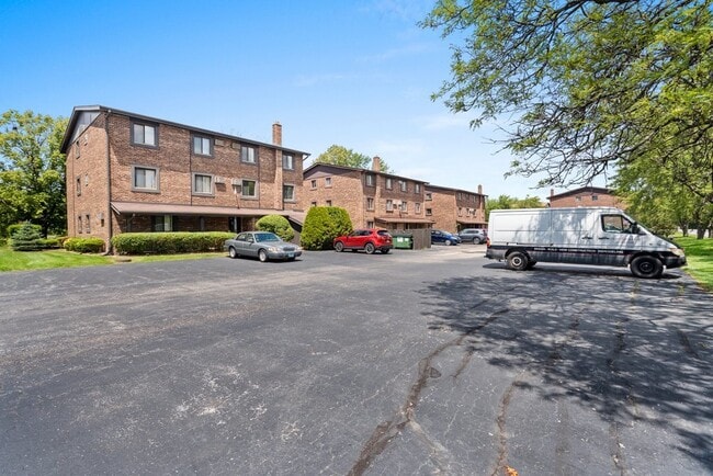 Building Photo - 15128 Quail Hollow Dr