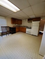 Building Photo - 107 Church St 2021