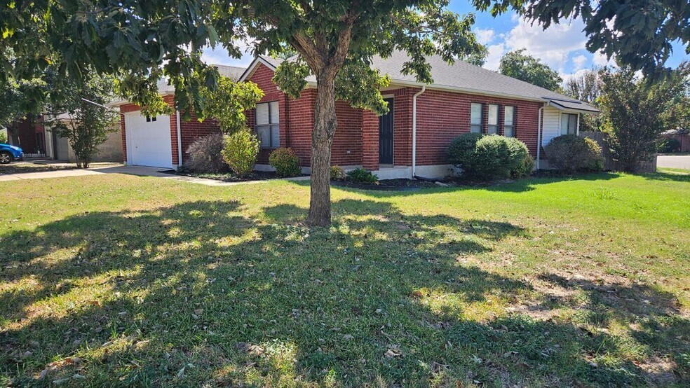 Building Photo - 3210 Settlement Dr