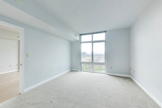 Building Photo - AMAZING LOCATION! This stunning 1bedroom/1.5bath