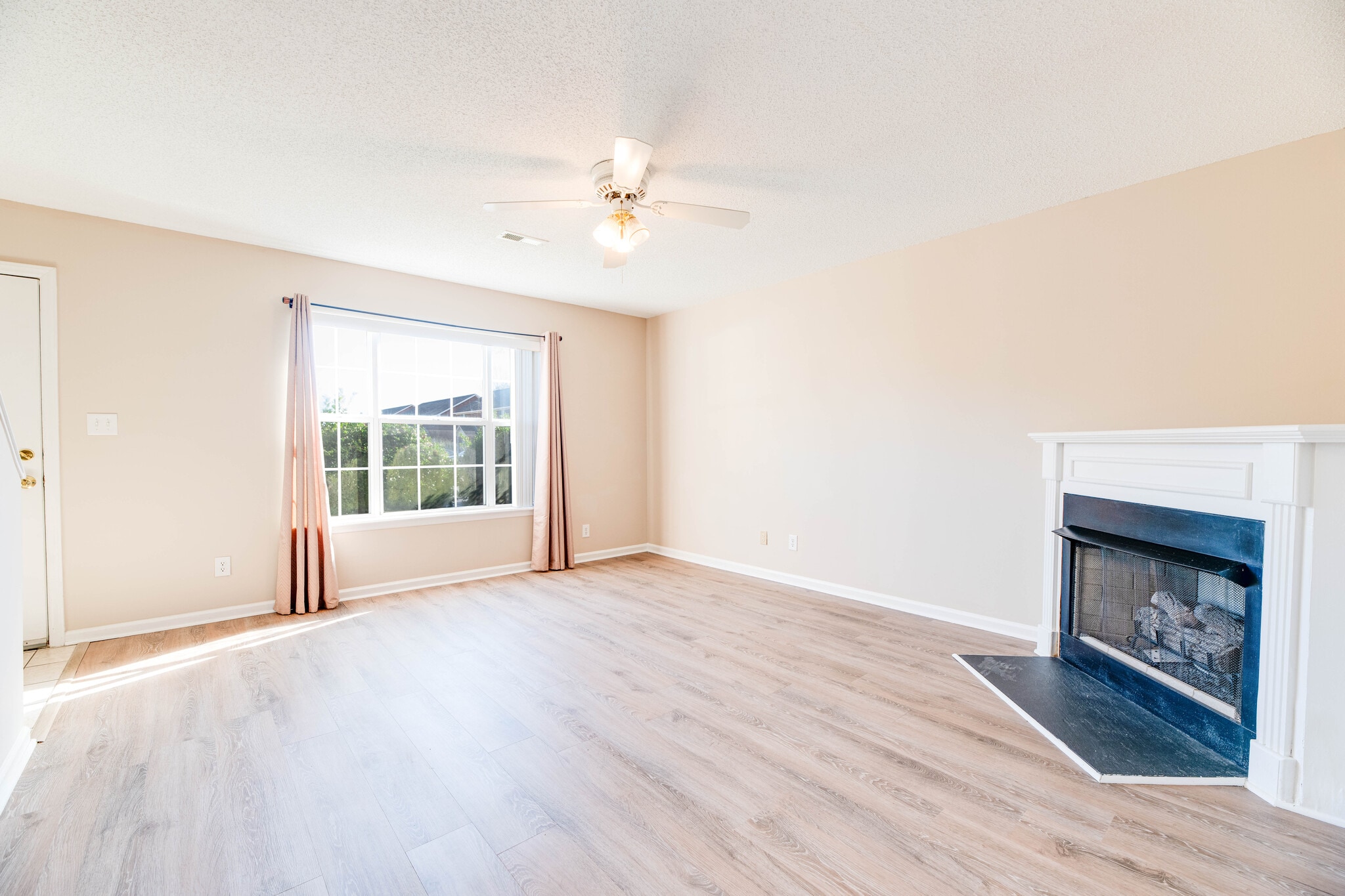 Spacious Living Room w Fireplace - 1216 Allen Rd