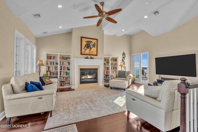 Building Photo - 2 Tradewinds Ln