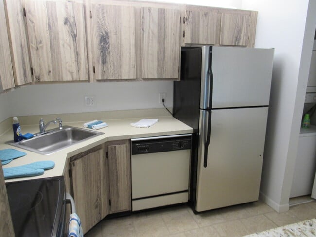 Building Photo - 603 Sea Pine Way