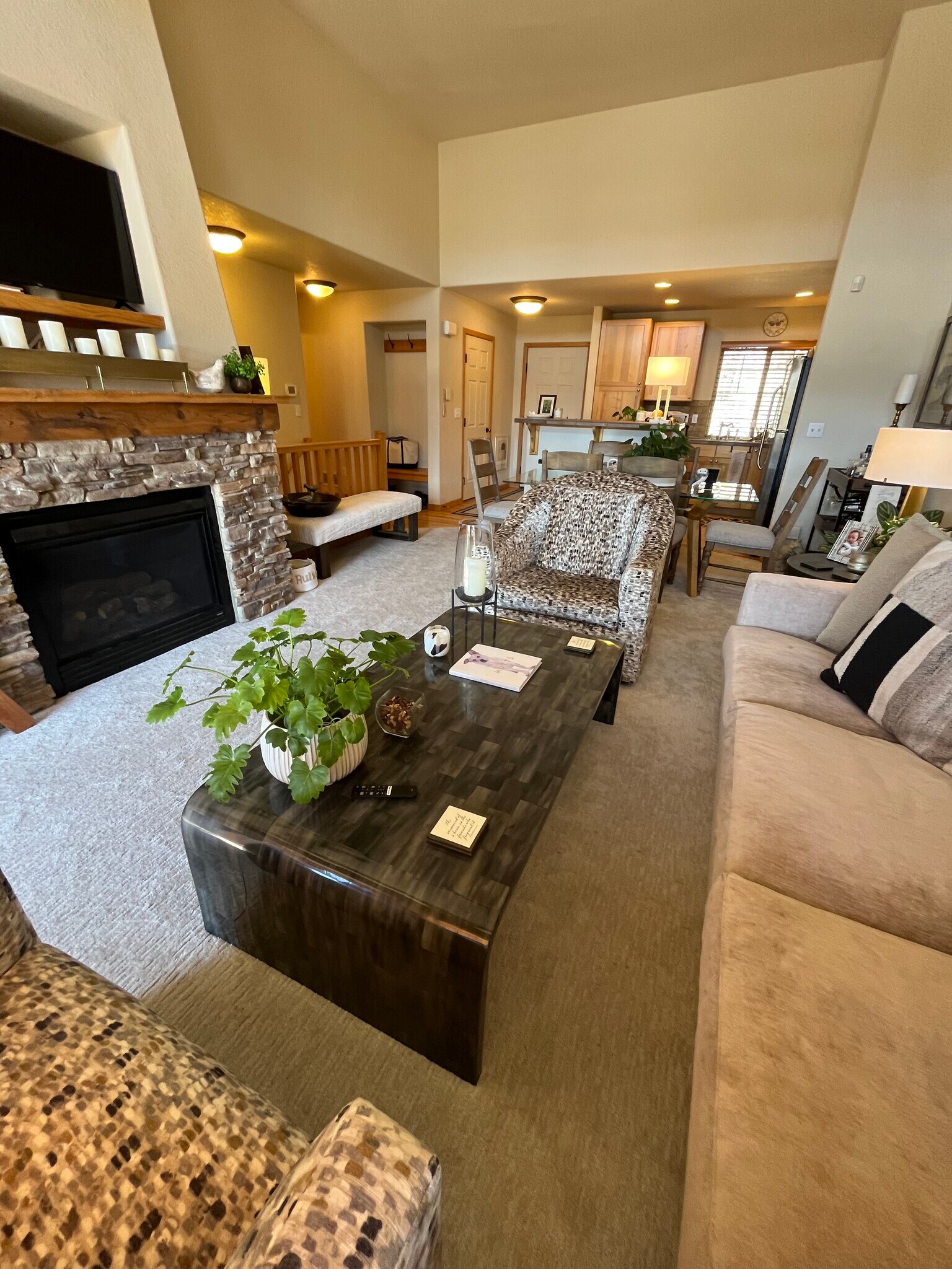 Cozy living area with fireplace - 1110 Rendezvous Rd