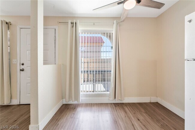 Building Photo - 4300 N Lamont St