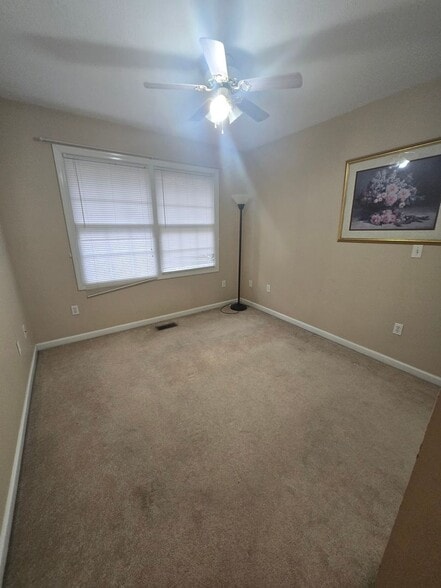 Building Photo - 252 Donna Ave