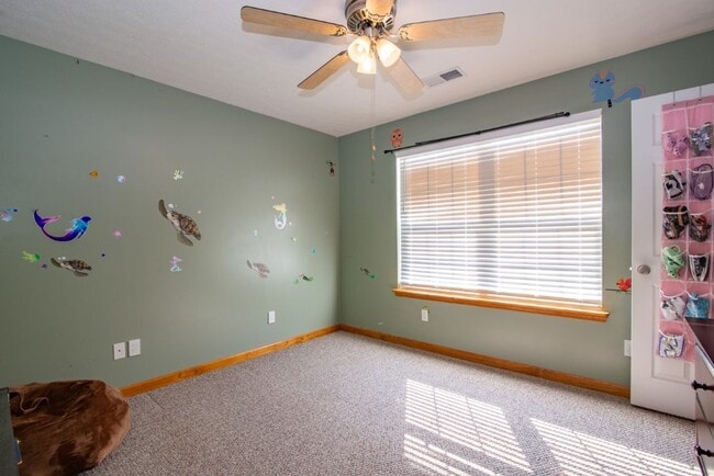 Building Photo - 650 Farmington Dr